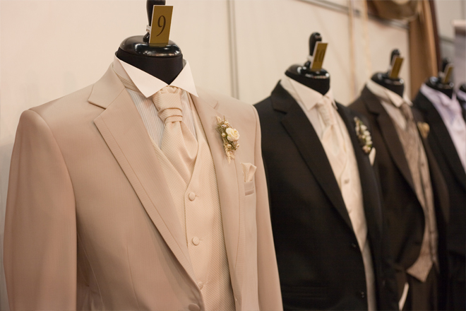 Image of a grooms outfit.